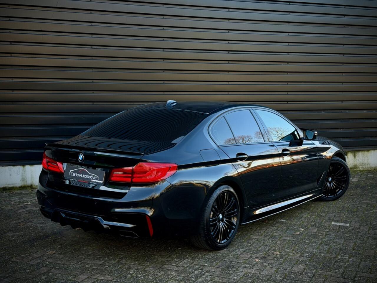 BMW 5-SERIE 520i M-PERFORMANCE BLINDSPOT|CAMERA|HiFi|SFEER