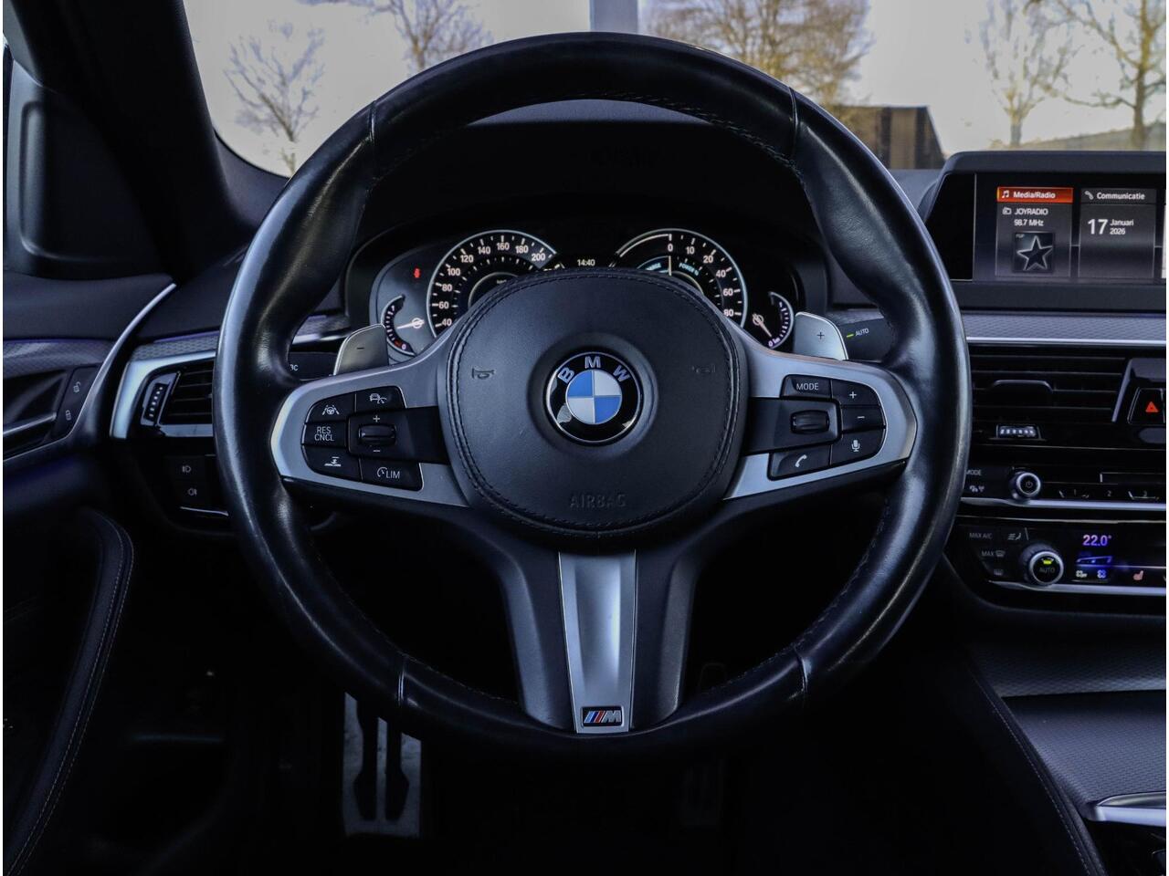 BMW 5-SERIE 530e iPerformance M Sport High Executive Alpinweiss