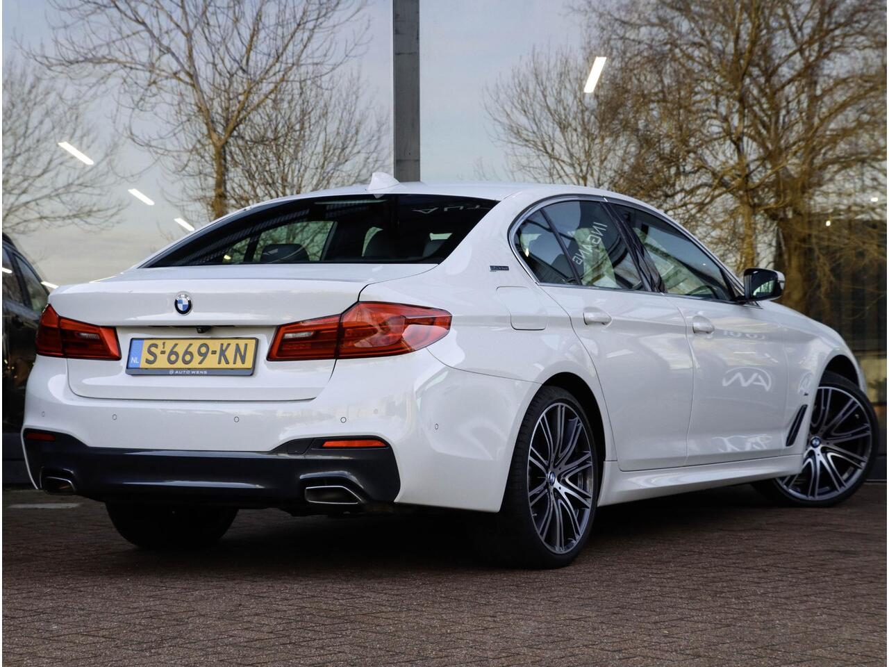 BMW 5-SERIE 530e iPerformance M Sport High Executive Alpinweiss