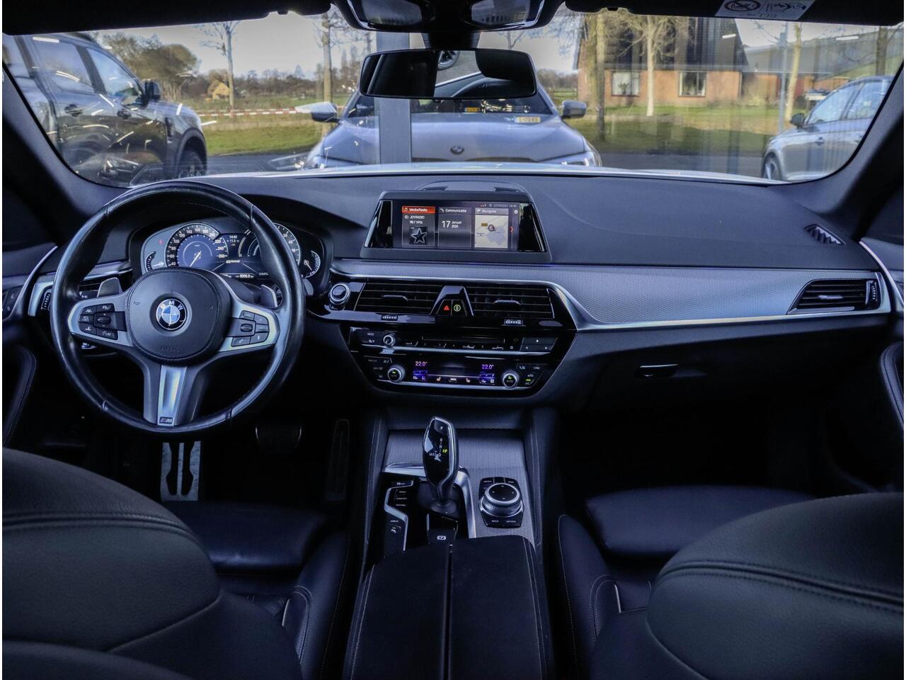 BMW 5-SERIE 530e iPerformance M Sport High Executive Alpinweiss