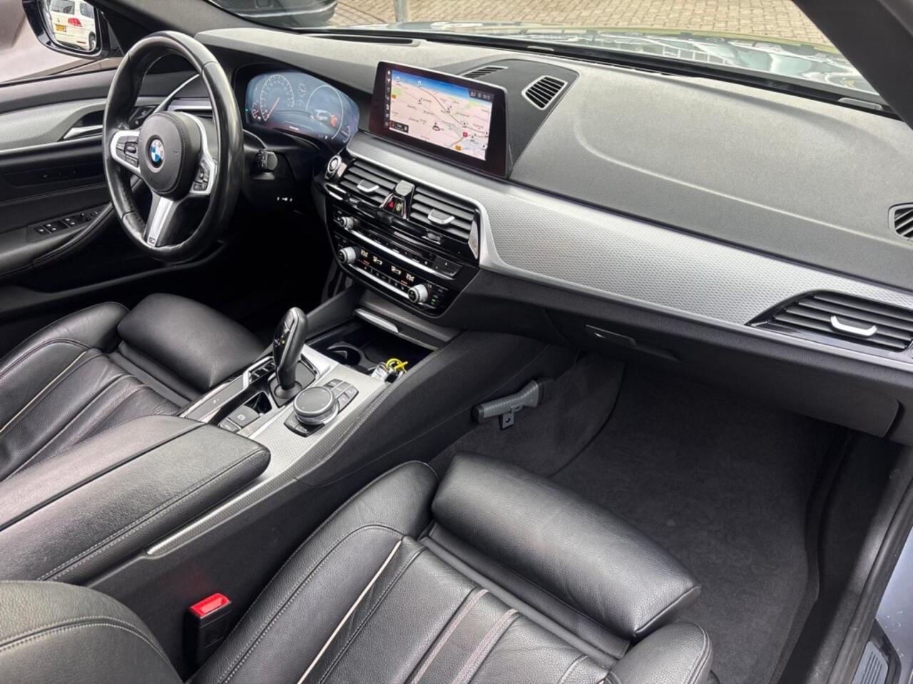 BMW 5-SERIE Touring 520i M-Pakket 2019 Panodak HUD Dealerauto