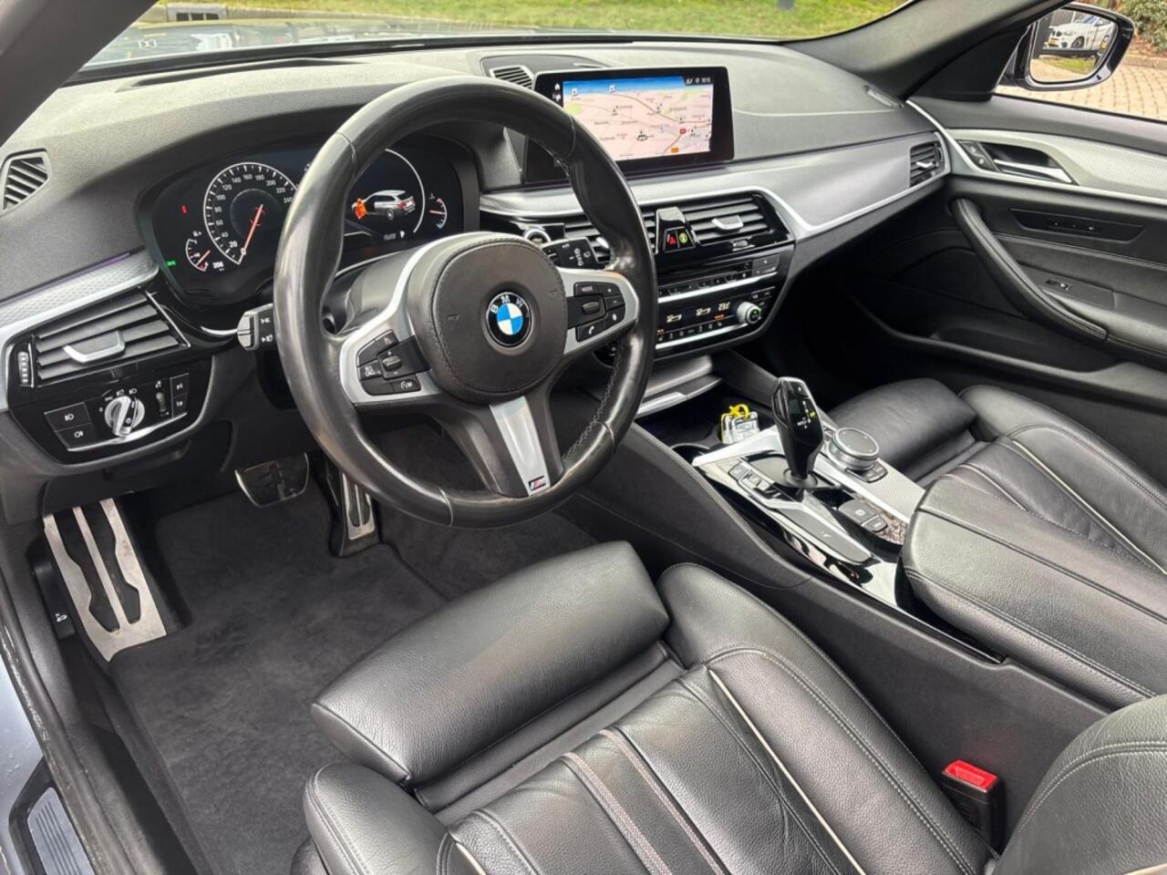 BMW 5-SERIE Touring 520i M-Pakket 2019 Panodak HUD Dealerauto