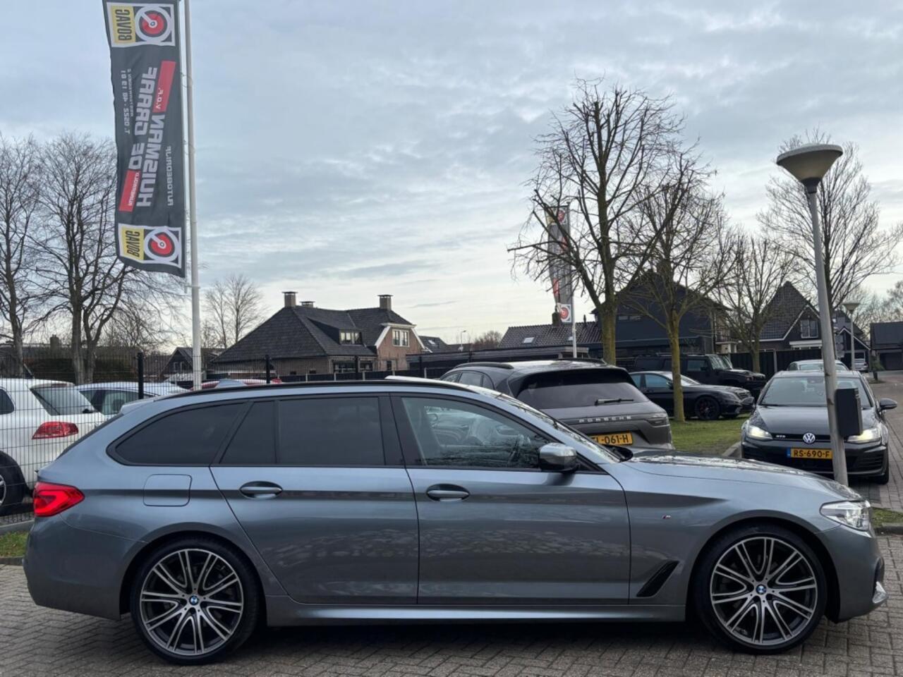 BMW 5-SERIE Touring 520i M-Pakket 2019 Panodak HUD Dealerauto