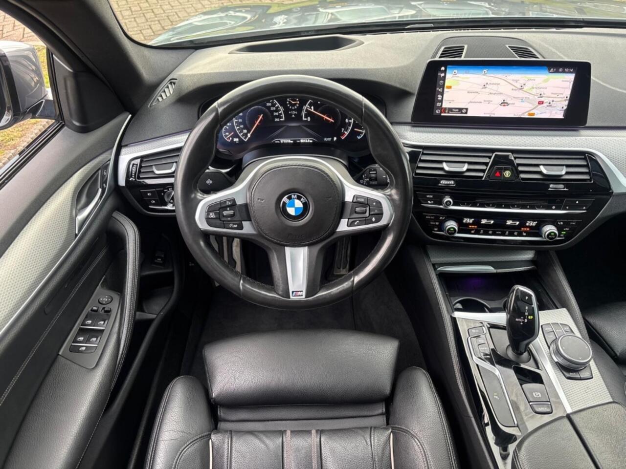 BMW 5-SERIE Touring 520i M-Pakket 2019 Panodak HUD Dealerauto