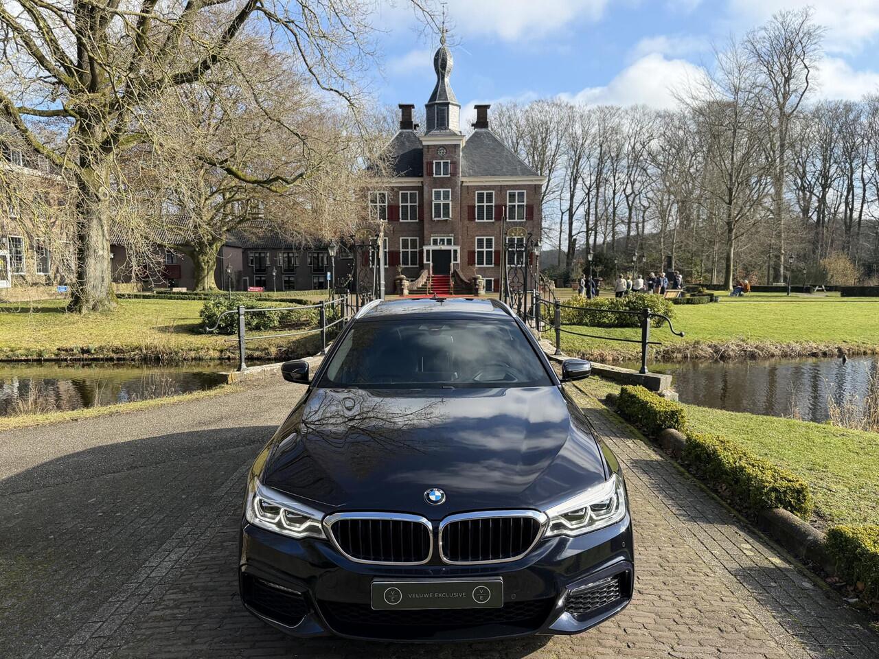 BMW 5-SERIE Touring 530i High Executive | M-Sport | Pano | Leder | Camera |