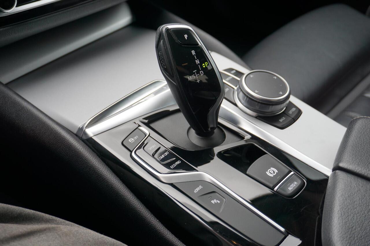 BMW 5-SERIE 530e Executive | Leer | Dealer onderhouden