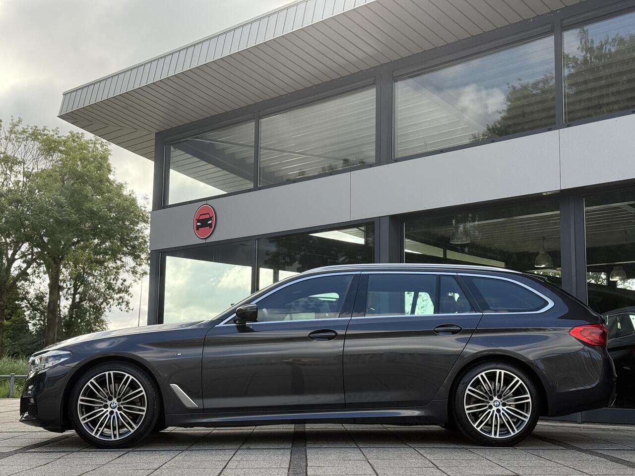 BMW 5-SERIE Touring 520i Aut. M-Sport | Panorama | Trekhaak | Memory |
