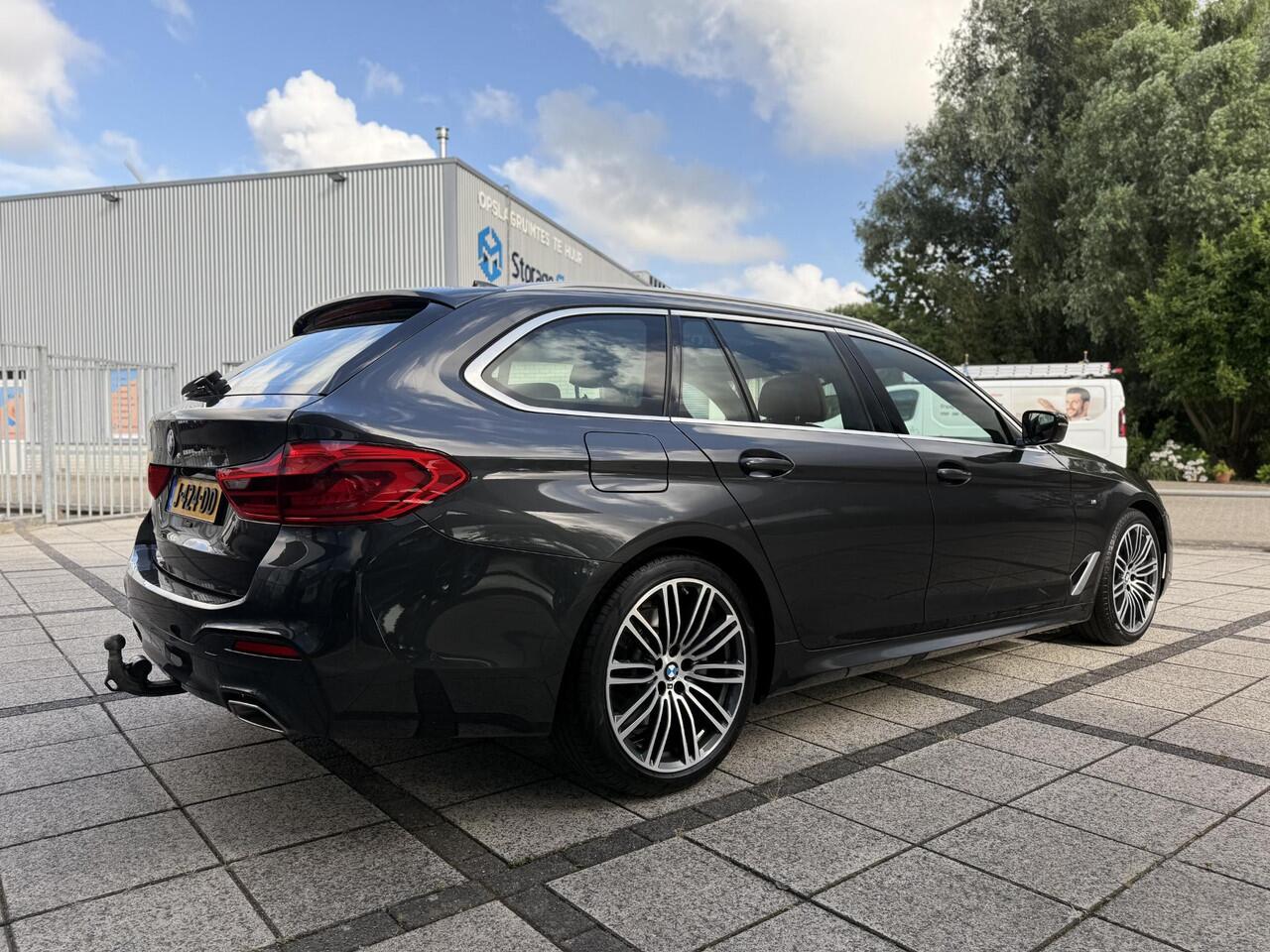 BMW 5-SERIE Touring 520i Aut. M-Sport | Panorama | Trekhaak | Memory |