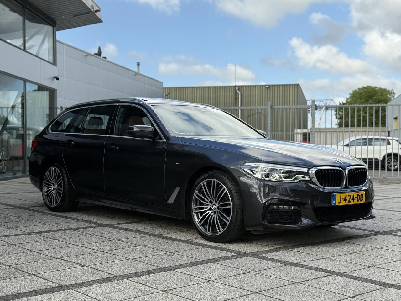 BMW 5-SERIE Touring 520i Aut. M-Sport | Panorama | Trekhaak | Memory |