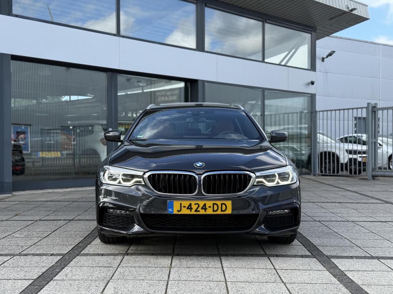 BMW 5-SERIE Touring 520i Aut. M-Sport | Panorama | Trekhaak | Memory |