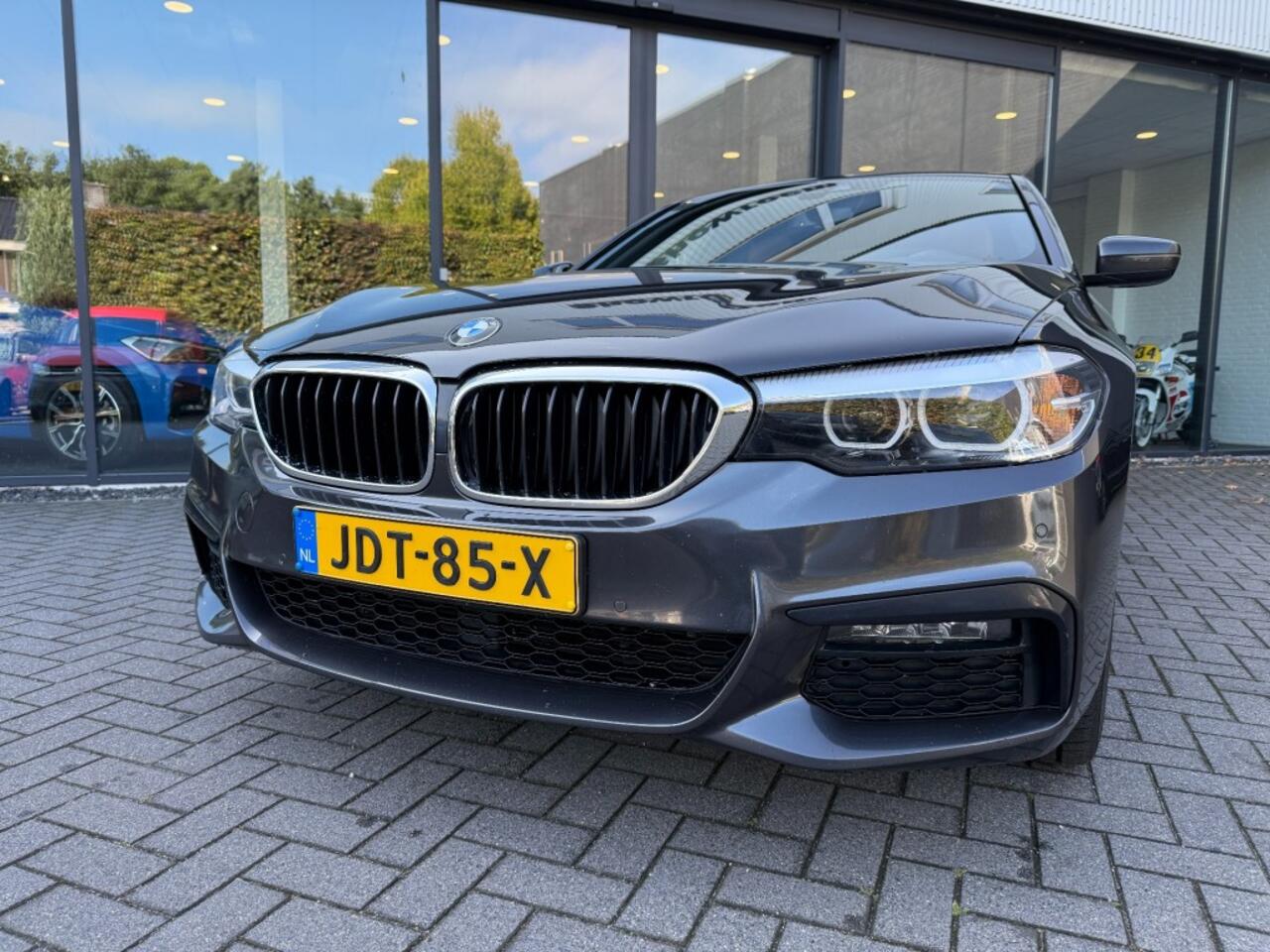 BMW 5-SERIE 530e iPerformance M-Sport,Schuifdak,Leer,LED,NaviPro,Cam,