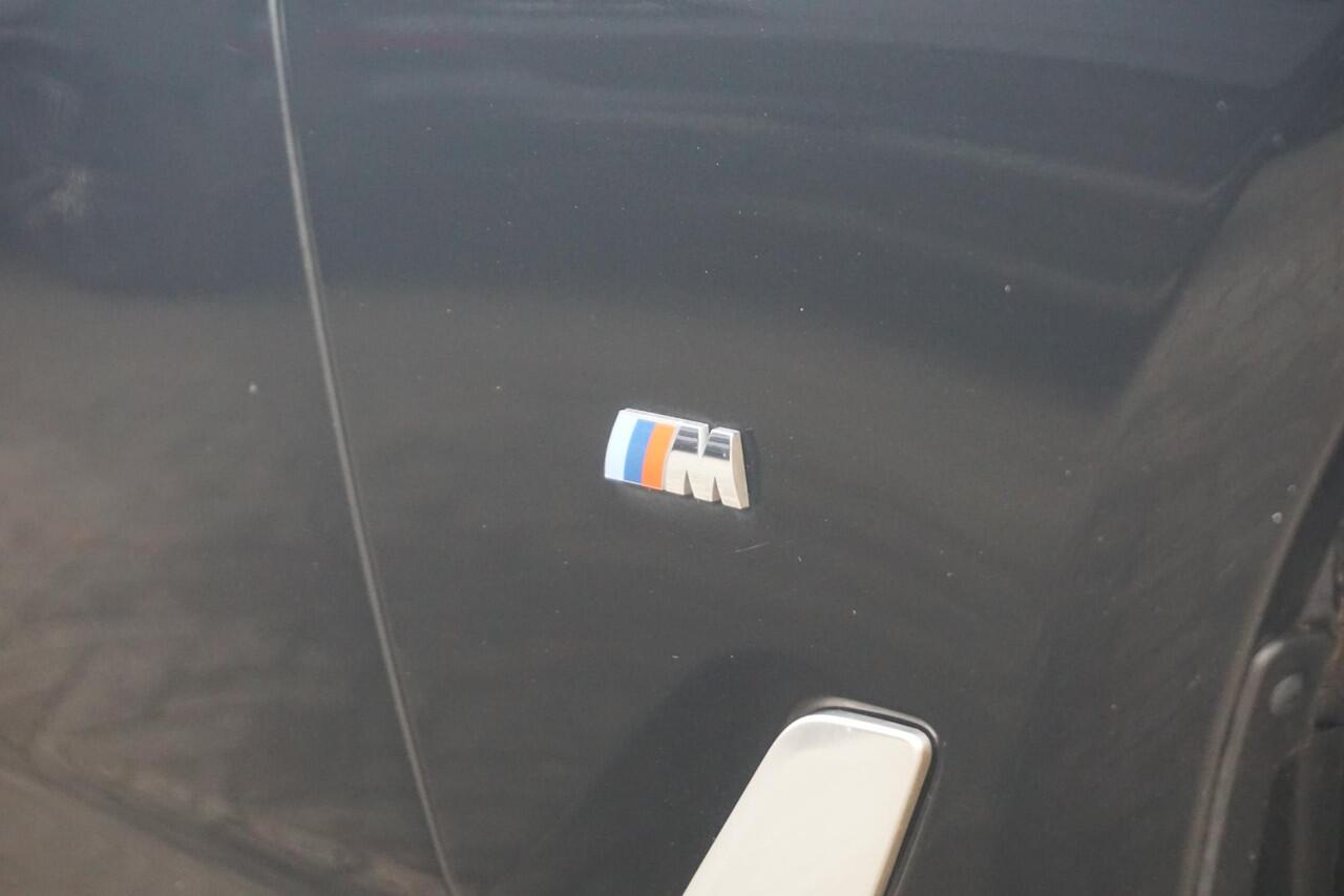 BMW 5-SERIE 540i M Sport | Schuif-kanteldak / HIFI / Lederen Sportstoelen / Elektrische bestuurdersstoel met geheugen / Achteruitrijcamera