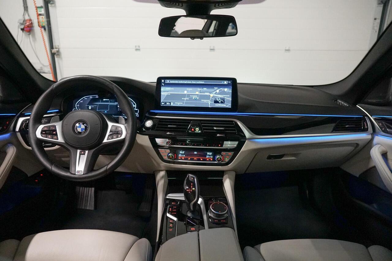 BMW 5-SERIE Touring 530e xDrive Panoramadak | TV | Massage | CoPilot | Harman Kardon