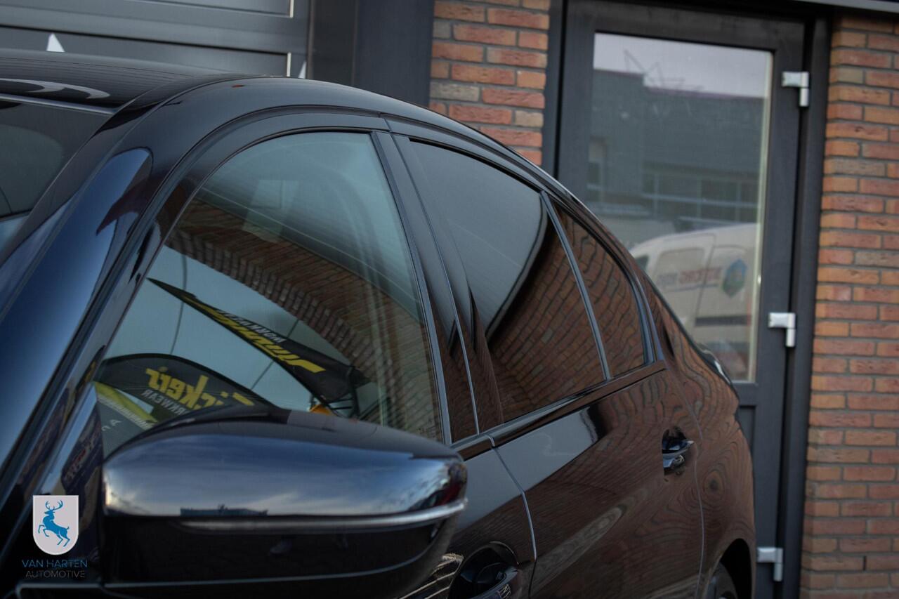 BMW 5-SERIE 520i High Executive Edition M-sport / Carbonzwart