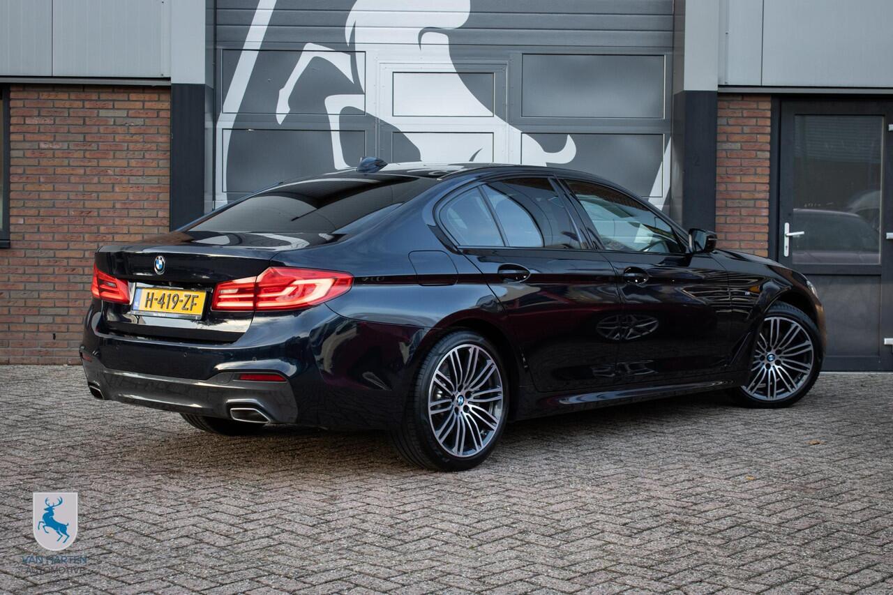 BMW 5-SERIE 520i High Executive Edition M-sport / Carbonzwart