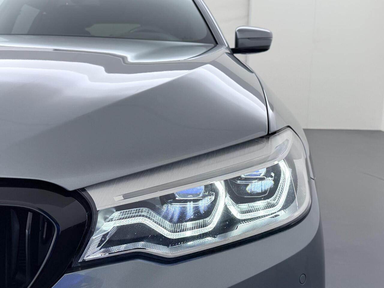 BMW 5-SERIE Touring 530i High Executive Edition M-Sport | Panorama Dak | 360 Camera | Trekhaak | NAP