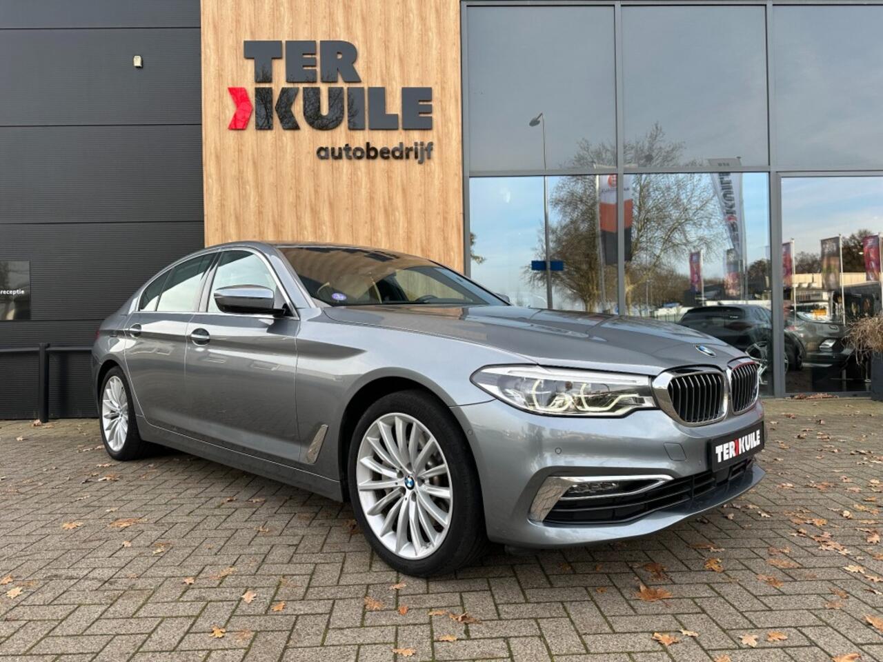 BMW 5-SERIE 530e xDrive iPerformance High Executive Luxury
