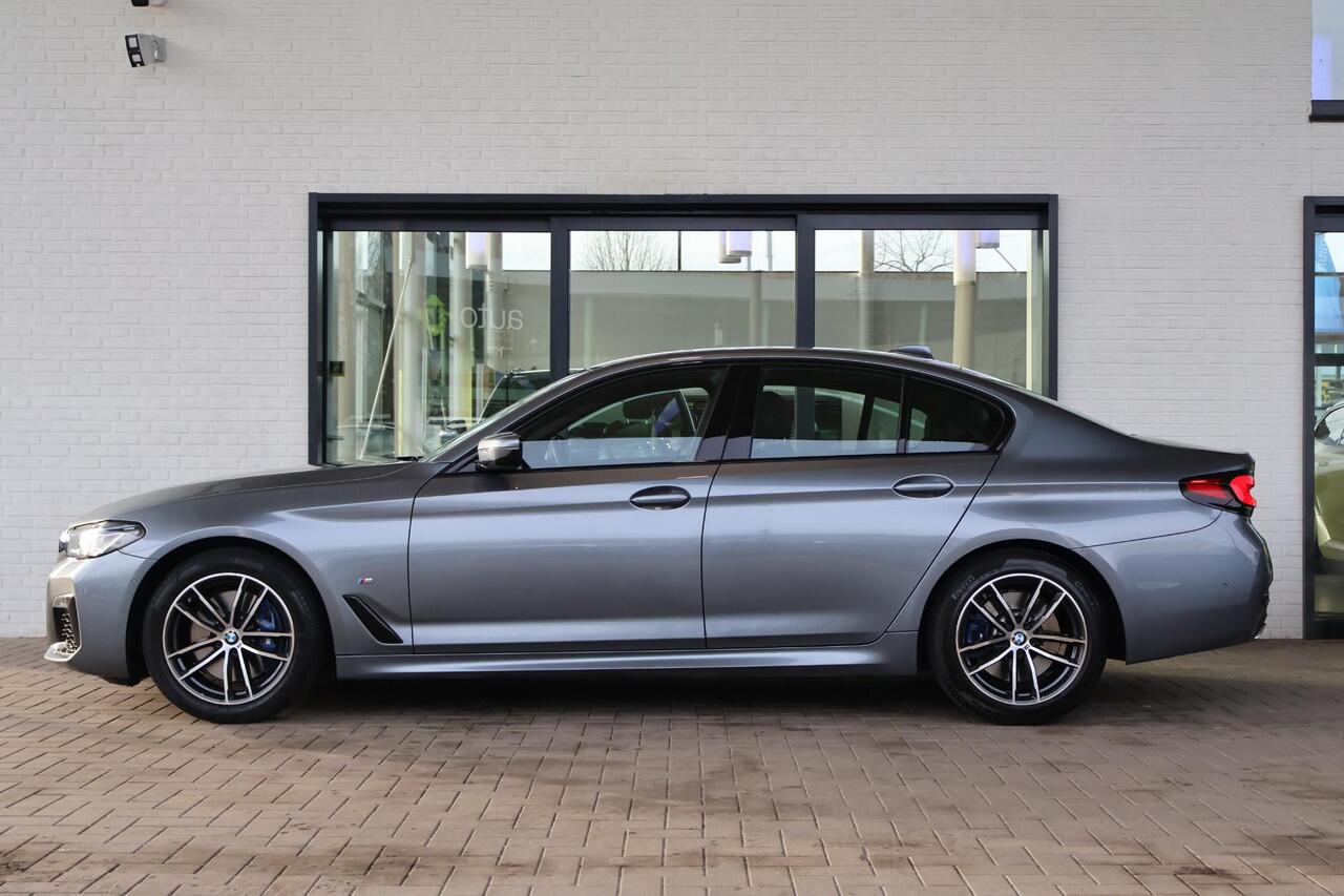 BMW 5-SERIE 530i xDrive High Executive | M Sportpakket | Harman Kardon | Head Up Display