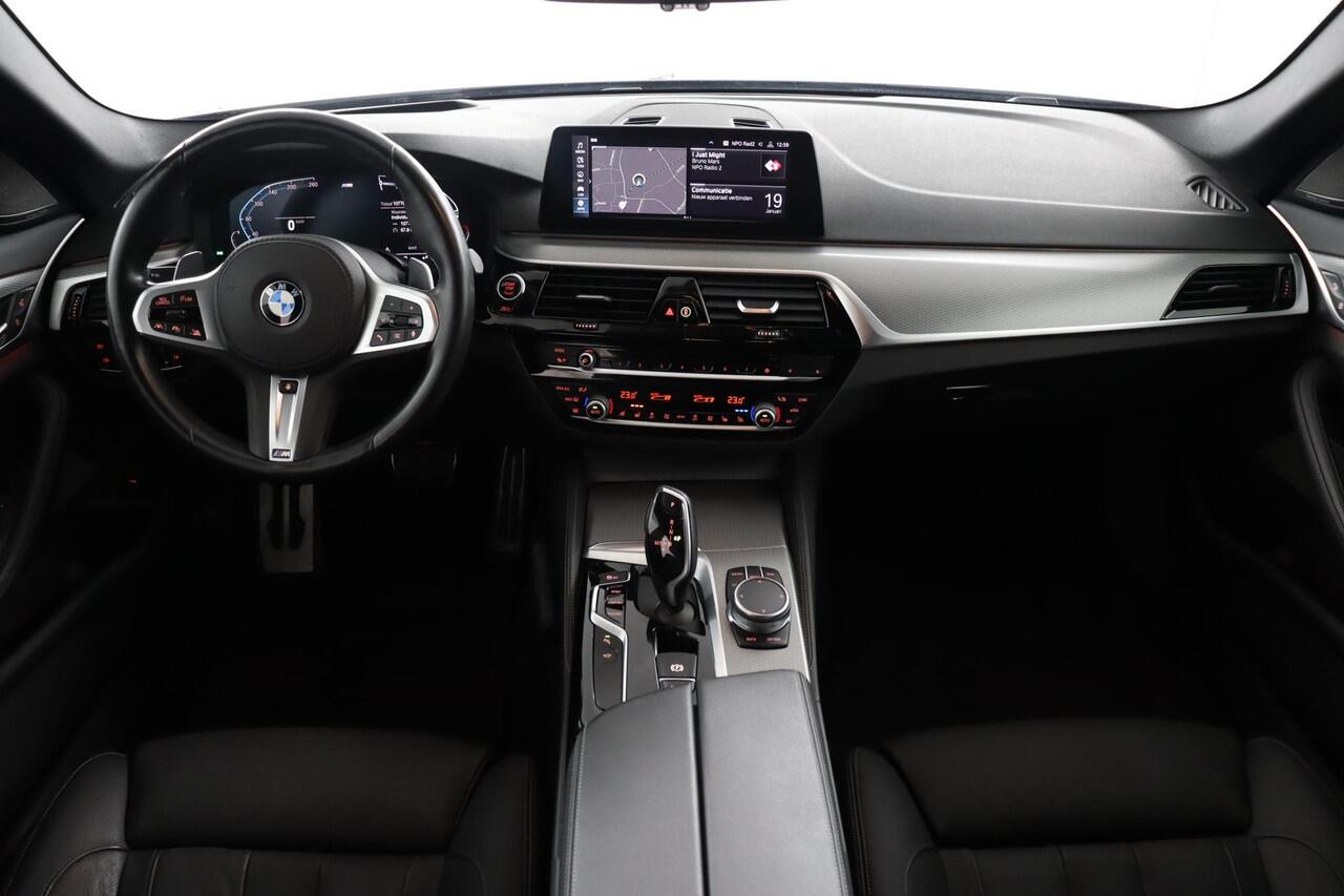 BMW 5-SERIE Touring 520i High Executive Edition M-Sportpakket | Head Up | Driving Assistant Plus | Stoelventilatie voorstoelen | Harman/Kardon Surround Sound