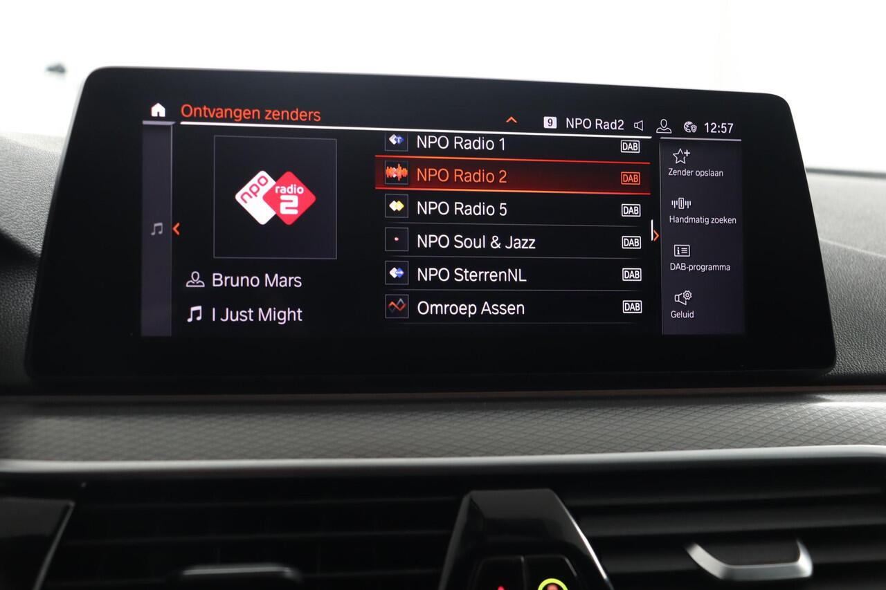 BMW 5-SERIE Touring 520i High Executive Edition M-Sportpakket | Head Up | Driving Assistant Plus | Stoelventilatie voorstoelen | Harman/Kardon Surround Sound