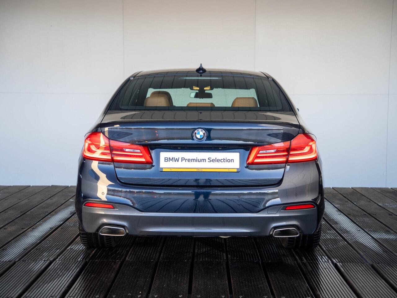 BMW 5-SERIE Sedan 520i | High Executive | M Sportpakket | Stoelverwarming | BMW Laserlicht | PDC | Trekhaak