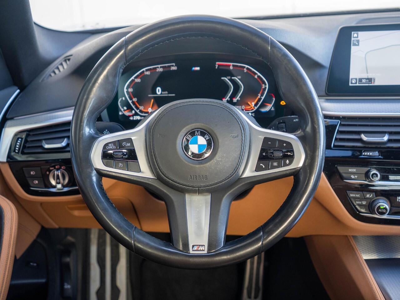 BMW 5-SERIE Sedan 520i | High Executive | M Sportpakket | Stoelverwarming | BMW Laserlicht | PDC | Trekhaak