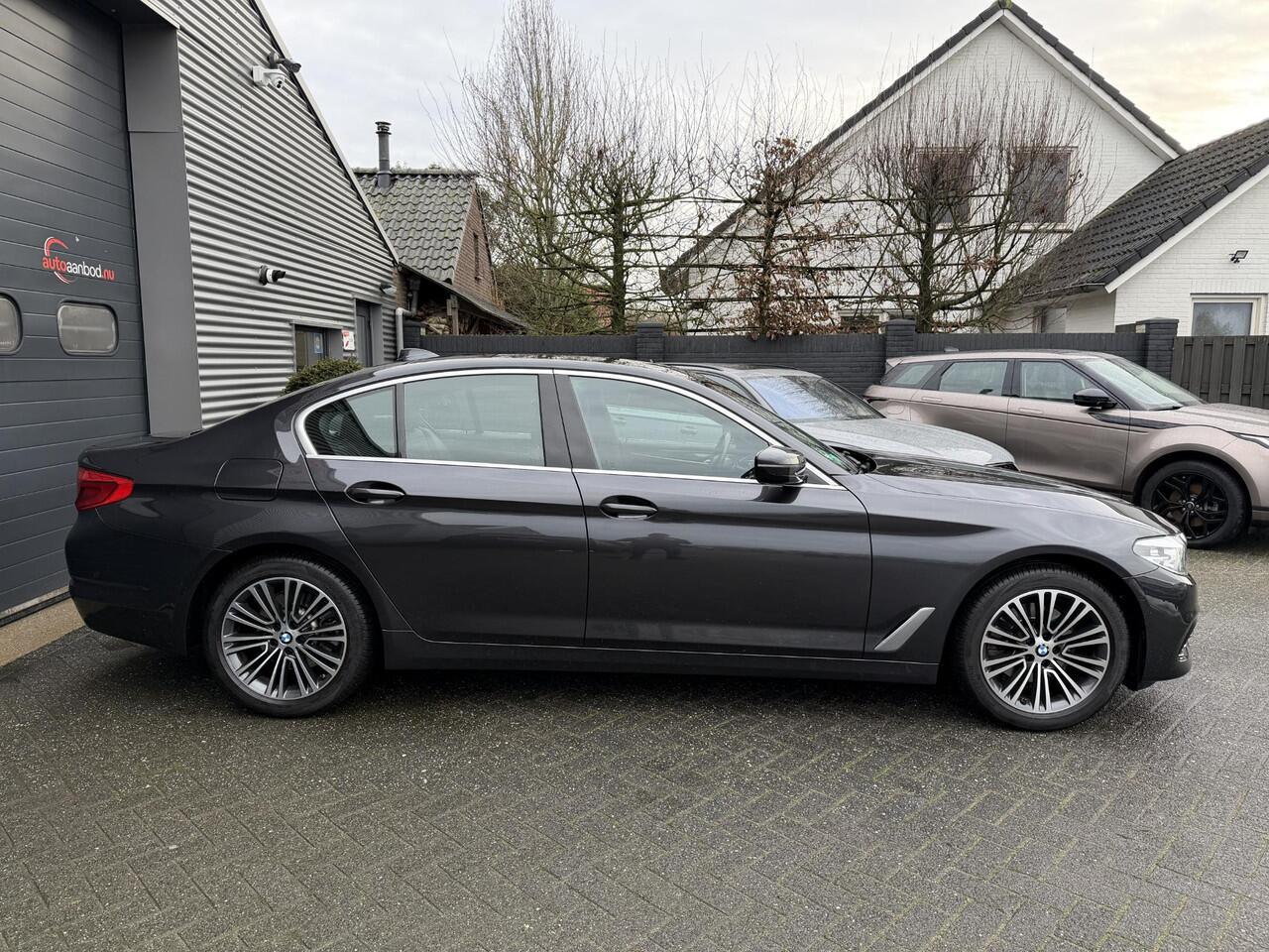 BMW 5-SERIE 520i Executive Edition | Navigatie | Lederen Bekleding | 18 Inch Lichtmetalen Velgen | Cruise Control |