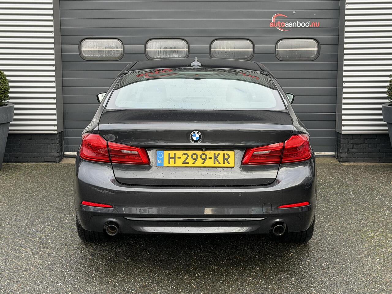 BMW 5-SERIE 520i Executive Edition | Navigatie | Lederen Bekleding | 18 Inch Lichtmetalen Velgen | Cruise Control |