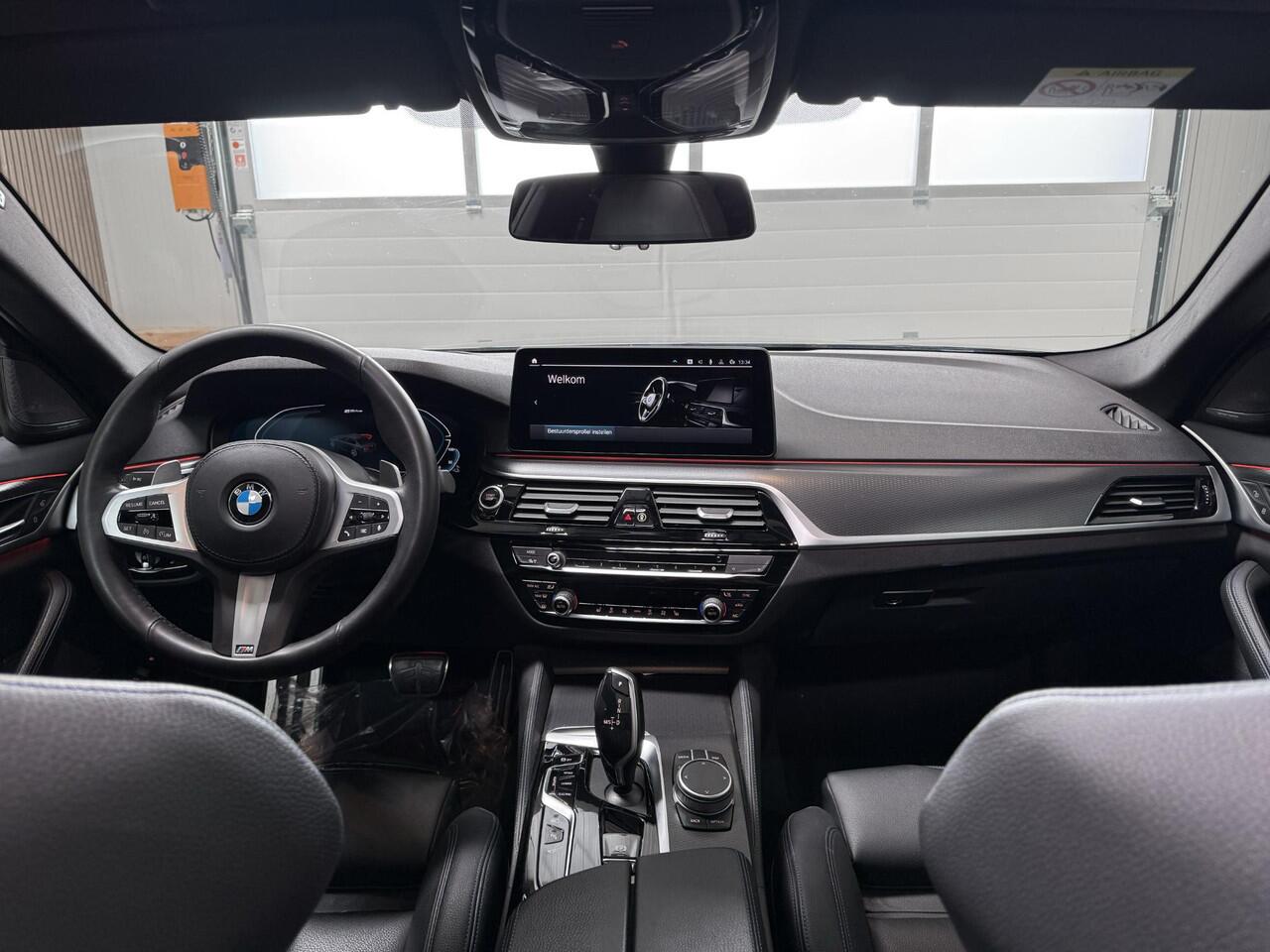BMW 5-SERIE 545e xDrive High Executive G30 LCi M Sport 394 PK 6 cilinder - M5 STOELEN - PANORAMADAK - LASER LAMPEN - HARMAN KARDON
