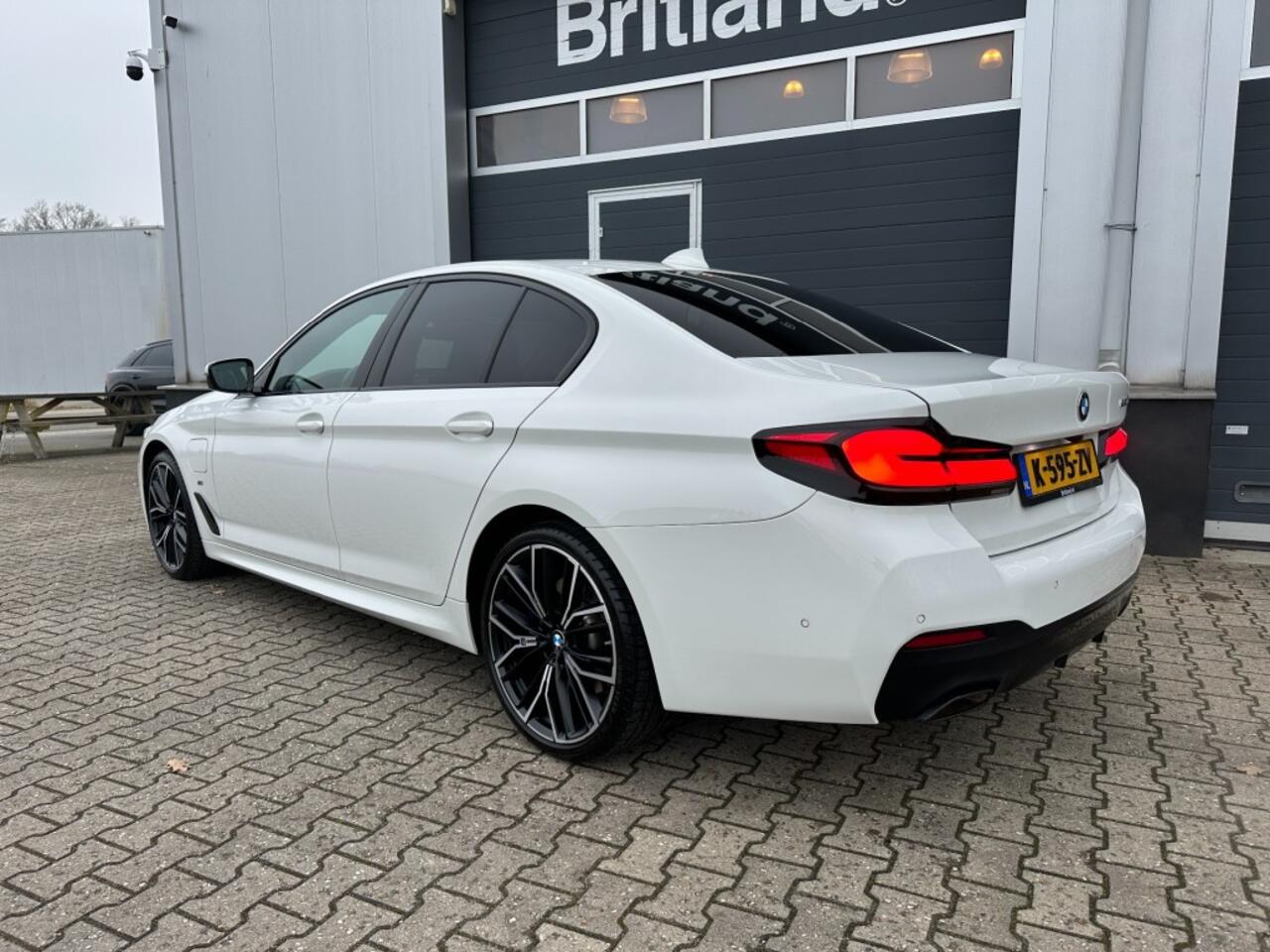 BMW 5-SERIE 530e High Executive M-sport 2020 *BTW *M5 Seats *Laser *20inch