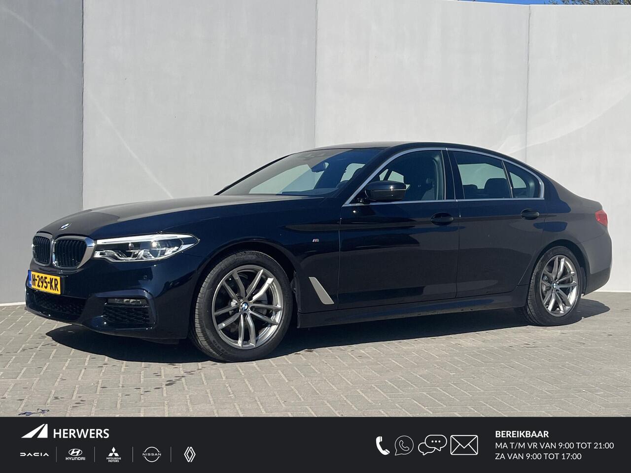 BMW 5-SERIE 520i High Exec M - Sport / Elektrische stoelen met geheugenfunctie / Stoelverwarming / Lederen Bekleding / Apple Carplay & Android Auto / 18" lm. velgen /Camera / Cruise Control / Climate Control /
