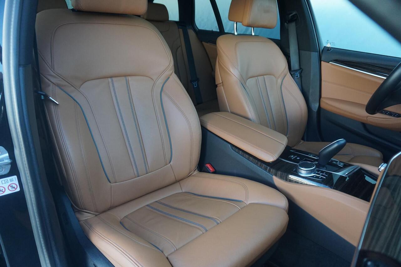 BMW 5-SERIE Touring 540i xDrive M Sportpakket 20'' / Panoramadak / Active Steering / Head-Up Display / Laserlight / Driving Assistant Professional