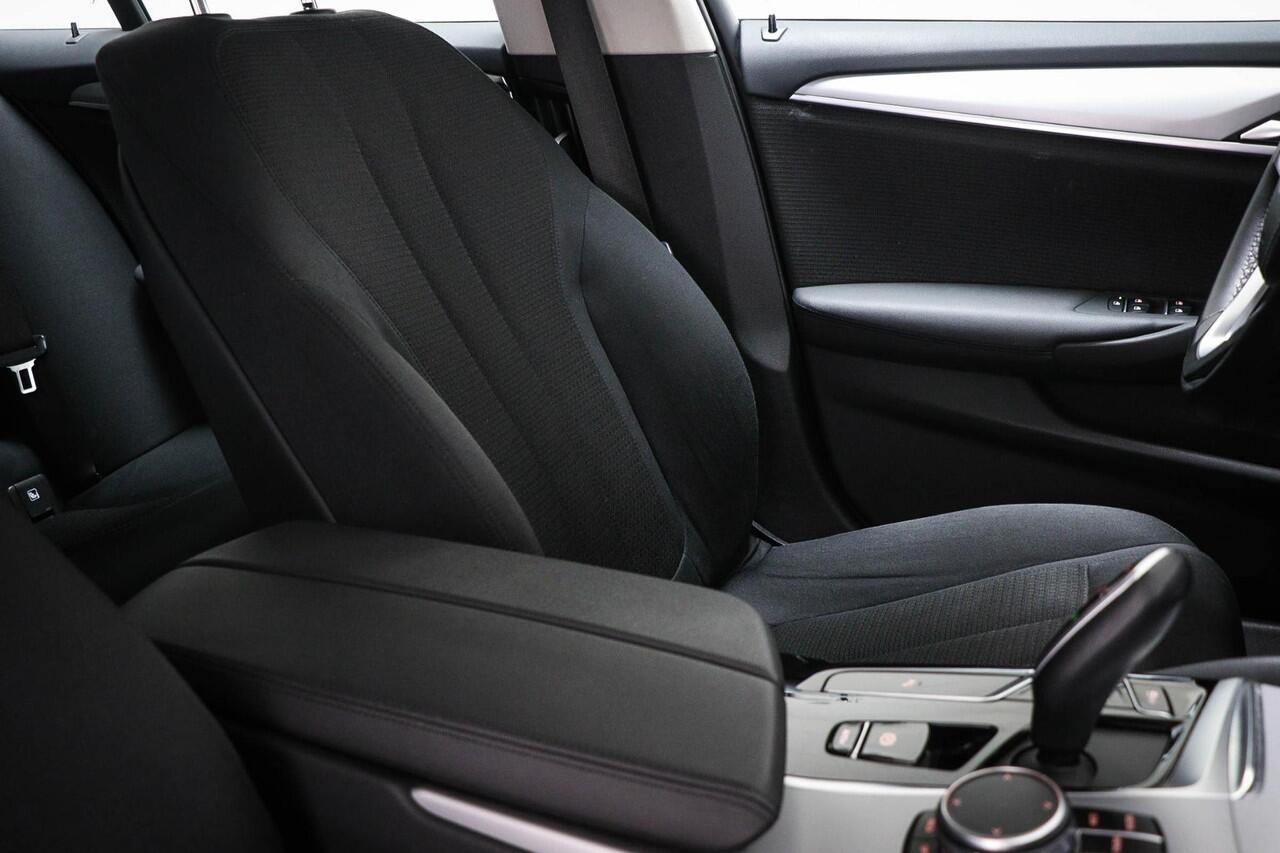BMW 5-SERIE Touring 520i High Executive Edition | AUDIO MEDIA / SAFETY / PARKING- PACK | DAB | APPLELE | CAMERA | STOELVERWARMING