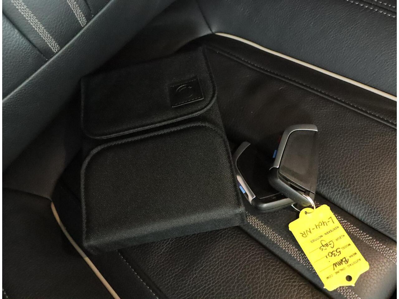 BMW 5-SERIE 530i Business Edition Plus M sportpakket |19inch velgen | Comfort Acces | Comfortstoelen | laserlight