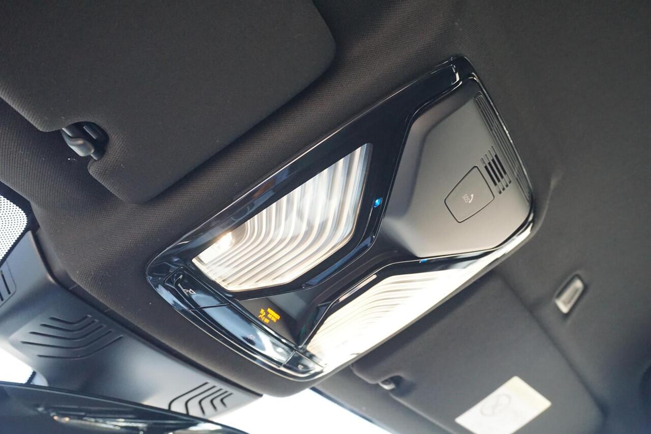 BMW 5-SERIE Touring 530e High Executive M Pakket | Trekhaak | LASER | ACC