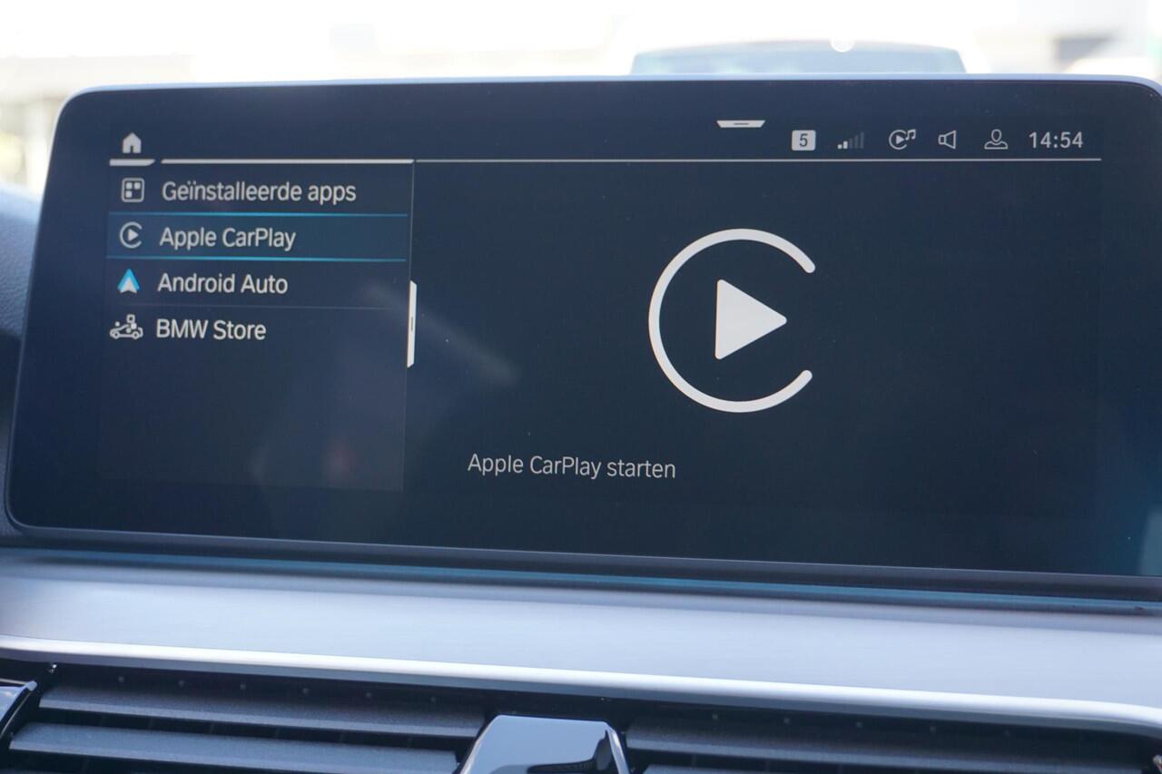 BMW 5-SERIE Touring 530e High Executive M Pakket | Trekhaak | LASER | ACC