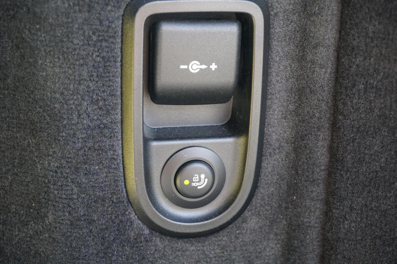 BMW 5-SERIE Touring 530e High Executive M Pakket | Trekhaak | LASER | ACC