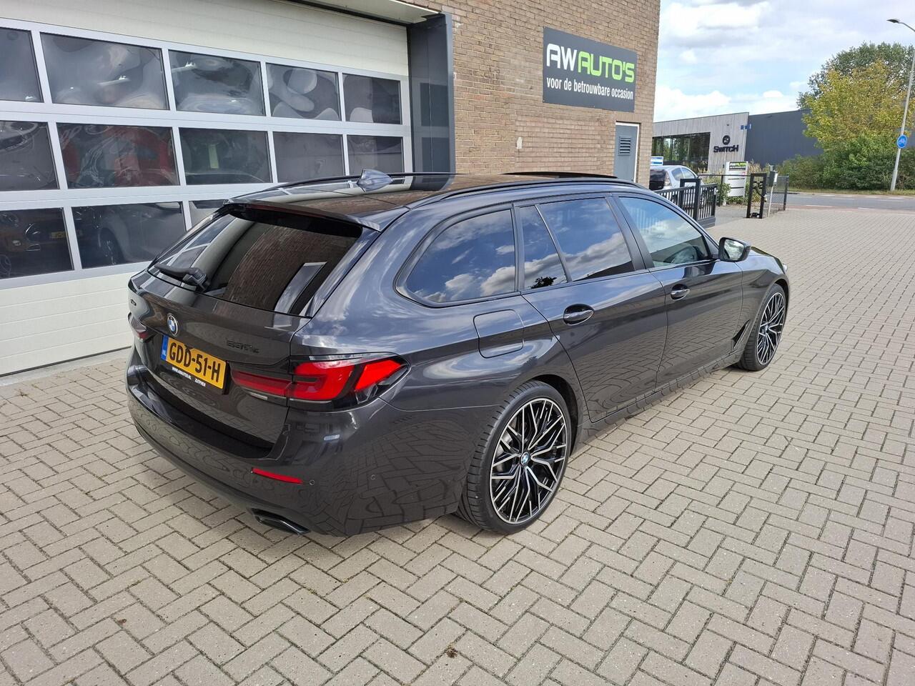 BMW 5-SERIE Touring 530e xDrive panorama/Leer/Trekhaak/20 inch BMW 5-serie Touring 530e xDrive High Executive