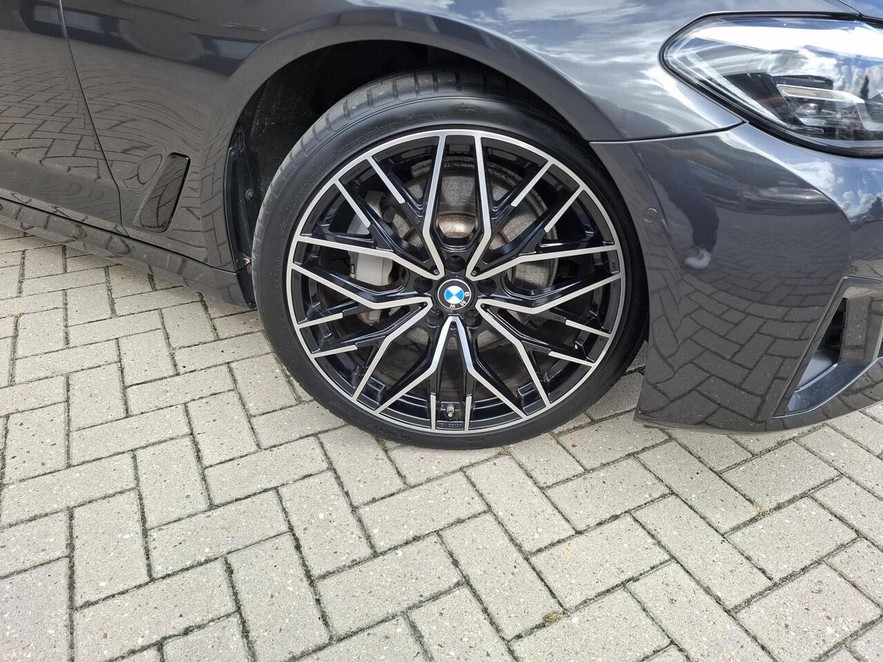 BMW 5-SERIE Touring 530e xDrive panorama/Leer/Trekhaak/20 inch BMW 5-serie Touring 530e xDrive High Executive