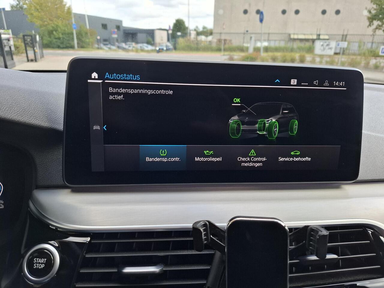 BMW 5-SERIE Touring 530e xDrive panorama/Leer/Trekhaak/20 inch BMW 5-serie Touring 530e xDrive High Executive