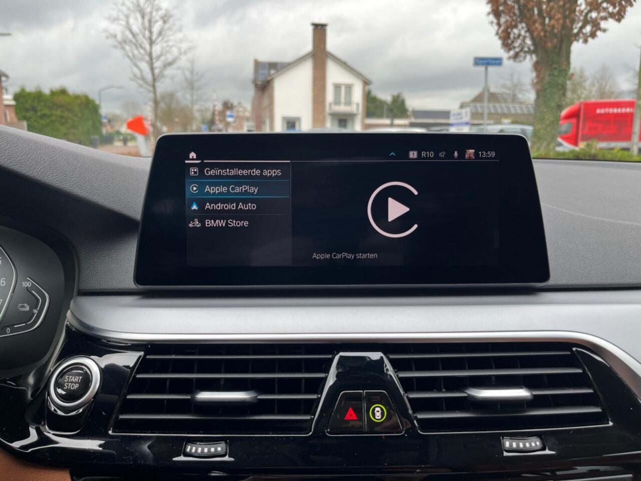 BMW 5-SERIE TOURING 530E HIGH EXECUTIVE / LEDER / CAMERA / CARPLAY / ELEK. TREKHAAK