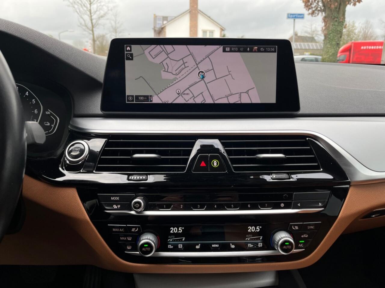 BMW 5-SERIE TOURING 530E HIGH EXECUTIVE / LEDER / CAMERA / CARPLAY / ELEK. TREKHAAK