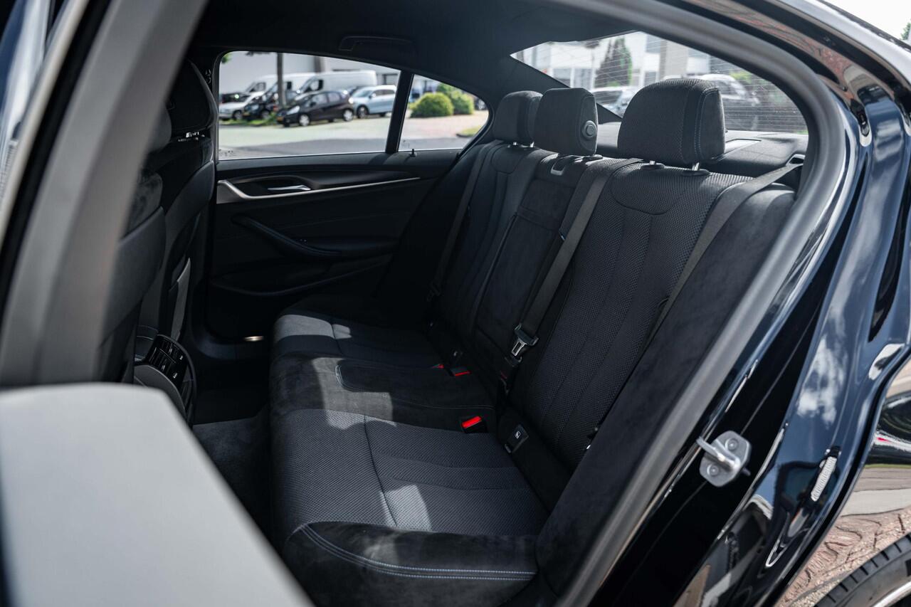 BMW 5-SERIE 545e xDrive High Executive |Sfeer |Alcantara |ACC |Stoel/Stuurverw.