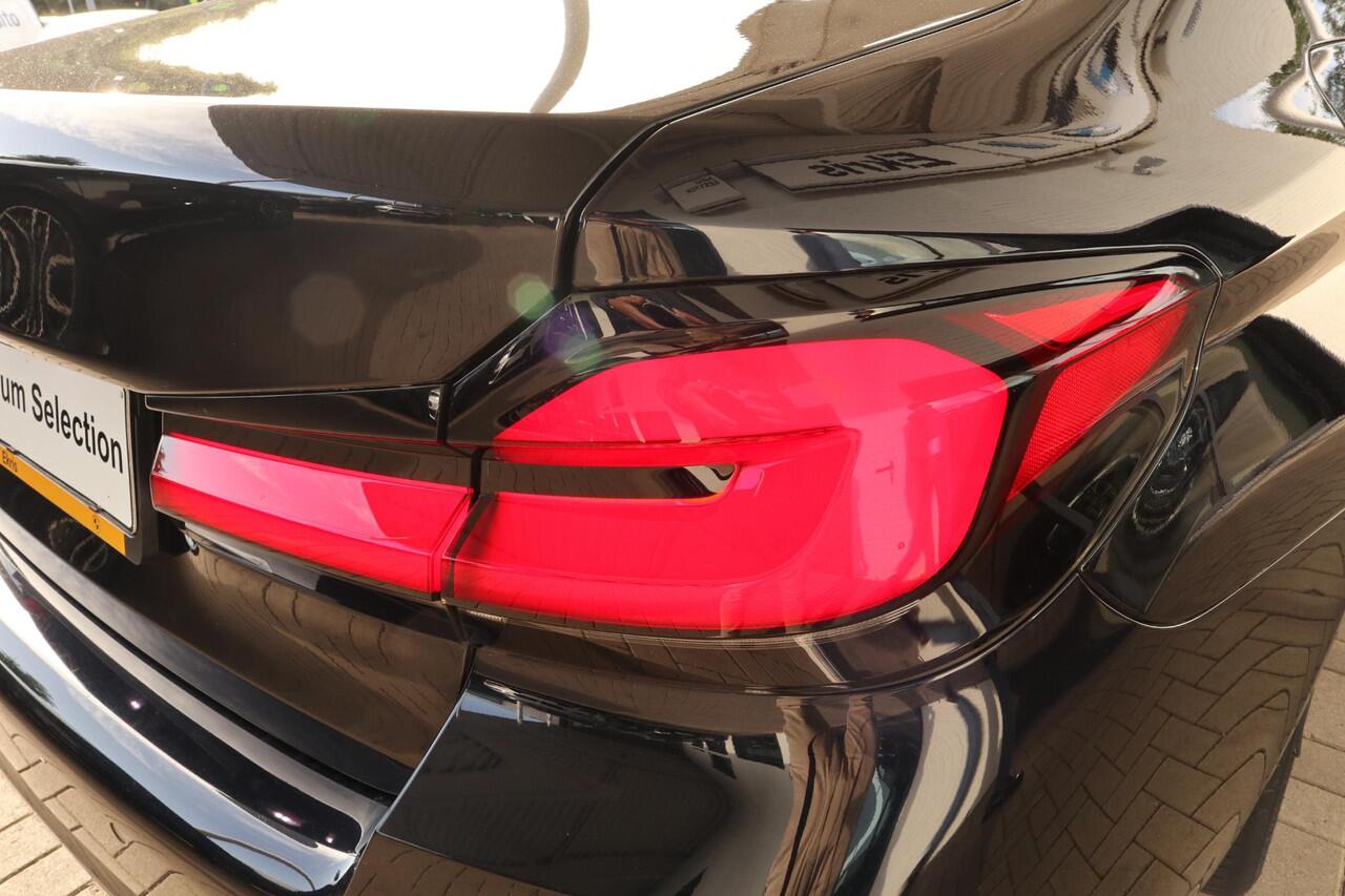 BMW 5-SERIE Sedan 530e M Sport Plus | Exklusive volleder | Stuur- en stoelverwarming | Harman Kardon | Head-up Display | 20" M Y-Spaak | Comfort Access | Galvanische bedieningselementen