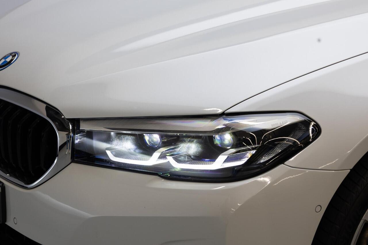 BMW 5-SERIE Touring 530e Executive | Driving Assistant | Head Up | Leder |