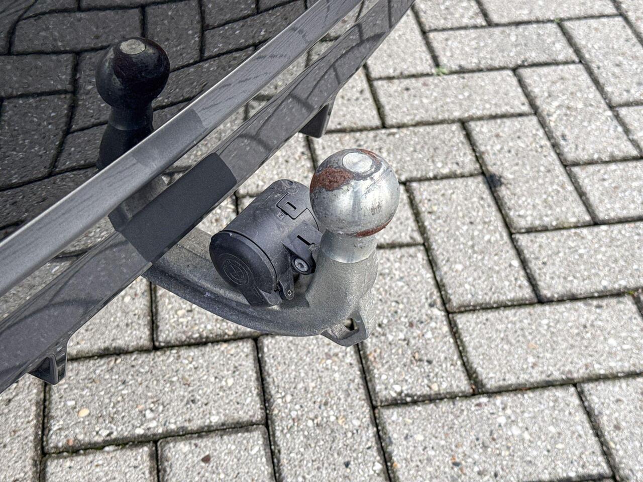 BMW 5-SERIE Sedan 520i M Sport | Trekhaak | Panoramadak