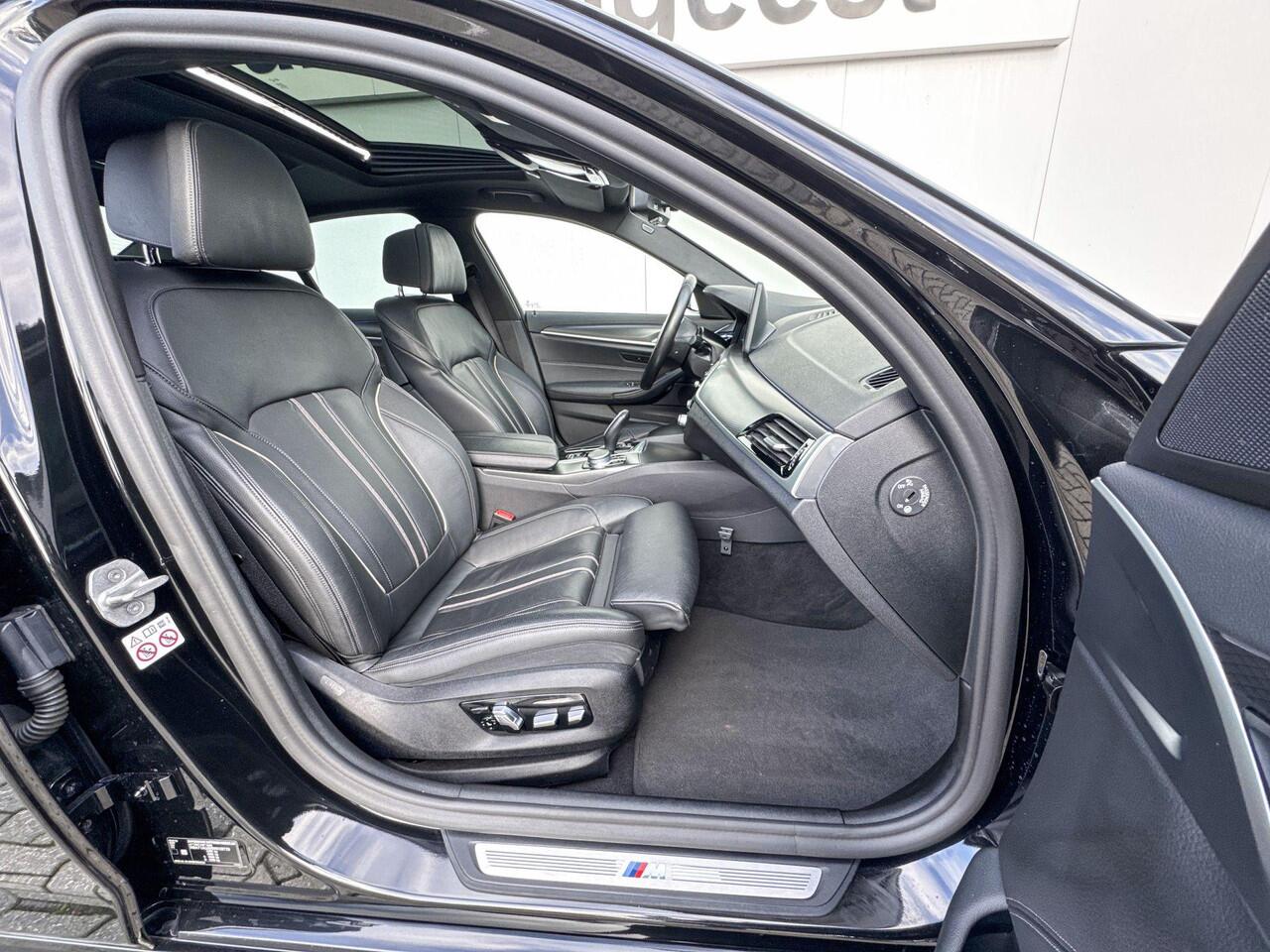 BMW 5-SERIE Sedan 520i M Sport | Trekhaak | Panoramadak