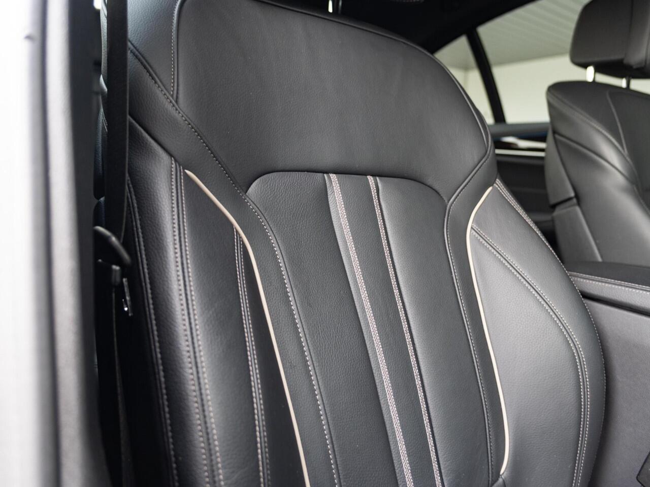 BMW 5-SERIE Sedan 530e | High Executive | M Sportpakket | Stoelverwarming | PDC | 19'' | Trekhaak