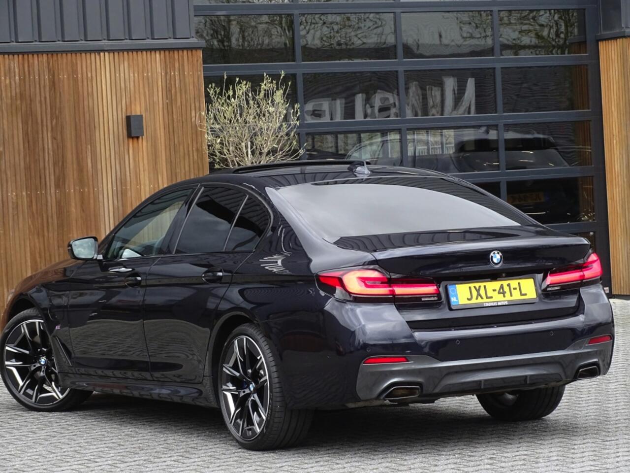 BMW 5-SERIE 530e 292PK M-Sport / M- Individual / alcantara / 360° / Laser