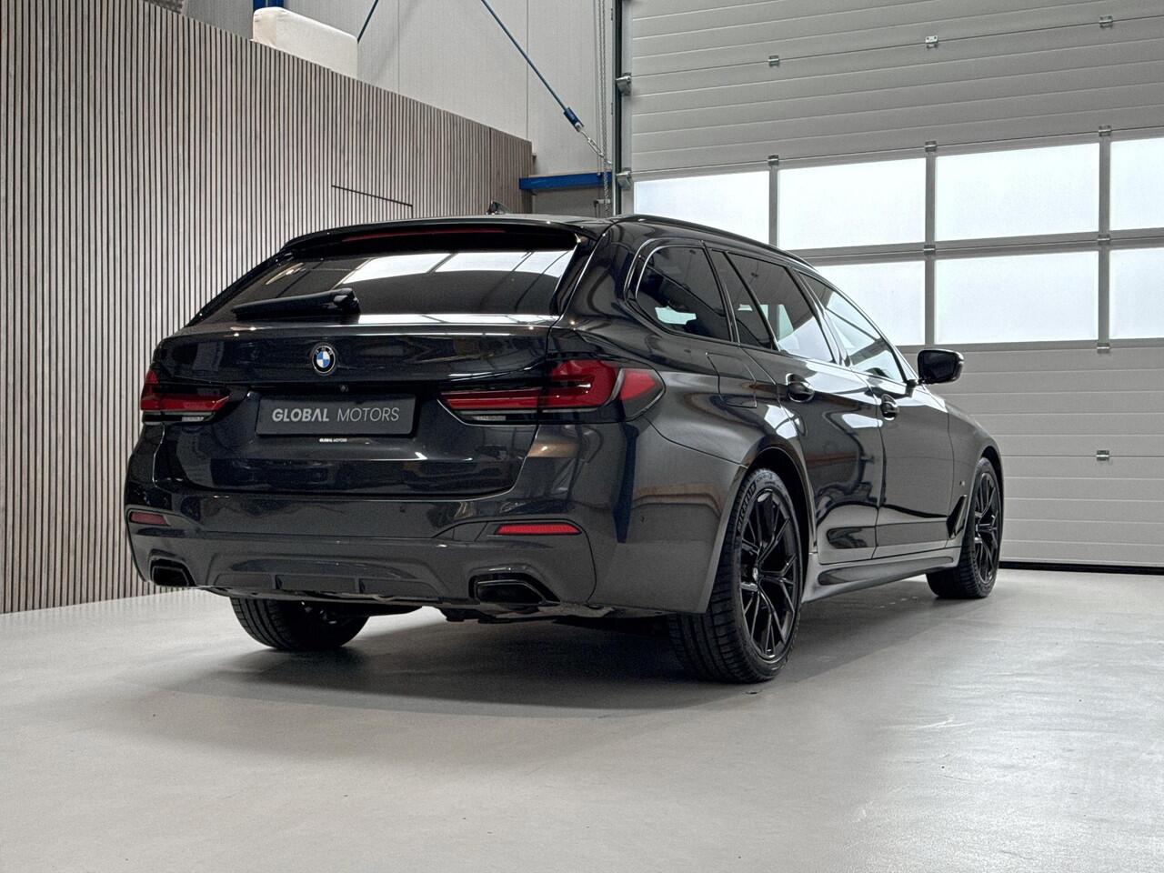 BMW 5-SERIE Touring 520i High Executive G31 LCI - M PAKKET - PANORAMADAK - COMFORT ZETELS - STOELVER + KOELING - LASER LAMPEN